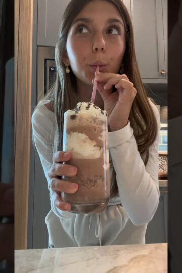 mocha cookie crumble Frappuccino ‼️
