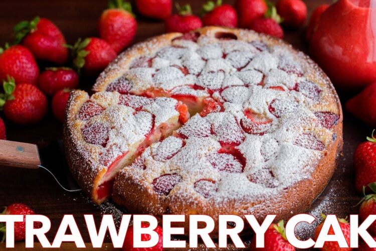 Easy Strawberry Cake Recipe with Tasty Strawberry Sauce