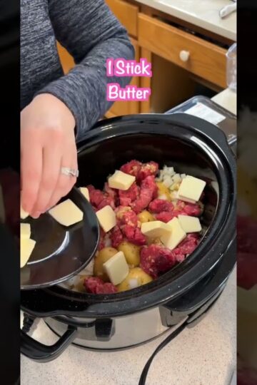 Crockpot Garlic Butter Beef And Potatoes #dinneridea #crockpot #recipe