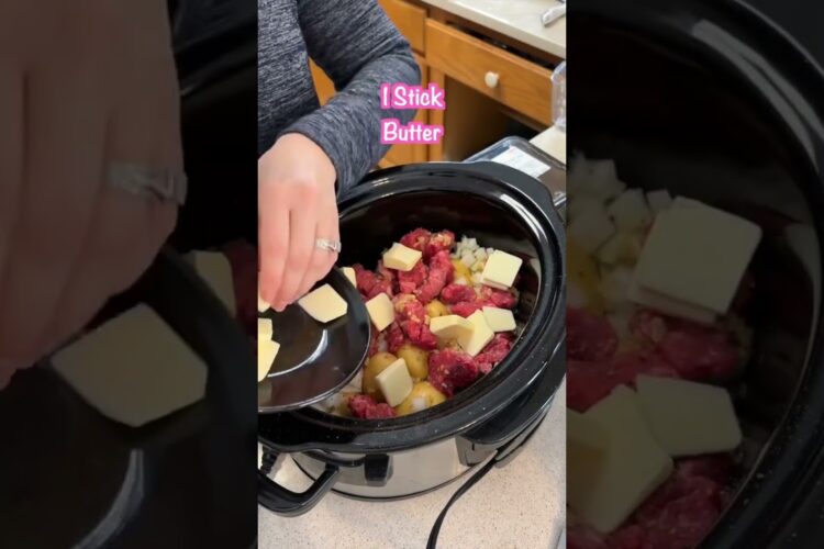 Crockpot Garlic Butter Beef And Potatoes #dinneridea #crockpot #recipe