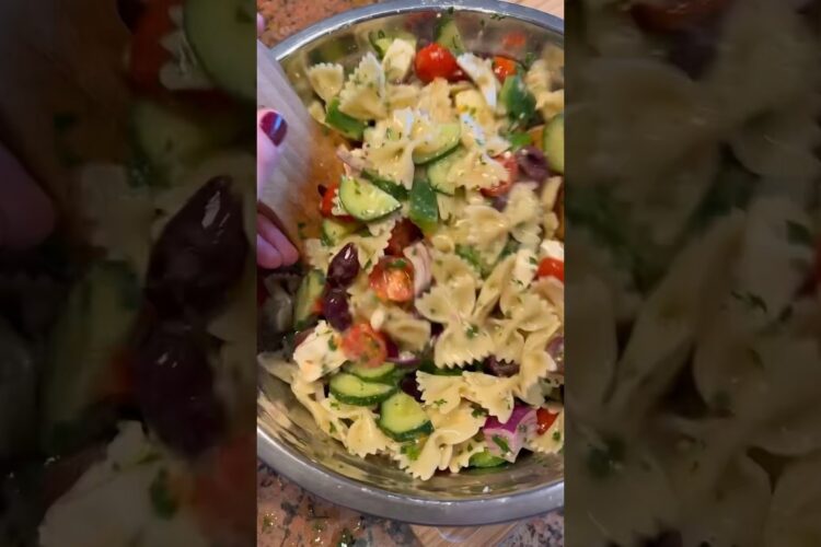 The best pasta salad for summer 2023💛 full recipe at spoonfulofsi.com 🫶 #recipe #pastasalad