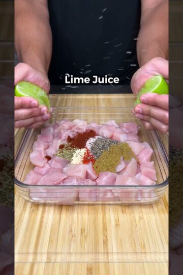 There's NO REASON to be Eating Plain Chicken & Rice for Weight Loss! #recipe #mealprep #fitness
