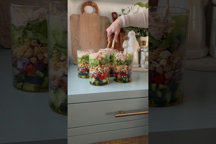 Easy salad ideas 🥗 #shorts #saladrecipe #lunchboxpacking #asmrfood #amazongadgets #lunchideas