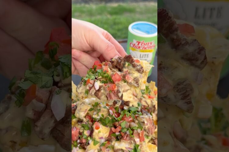 Steak Loaded Nachos 🔥 Seasoned with @tonychacherescreolefoods6156 Lite Creole Seasoning