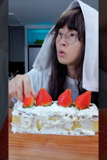 How to make Strawberry Nutella Cake