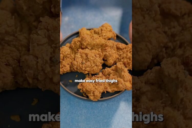 Easy Fried Chicken Thighs #shorts #friedchicken
