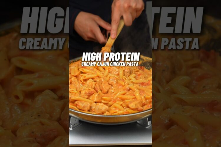 MOST DELICIOUS High Protein Creamy Cajun Chicken Pasta, ONLY 525 calories in One Pan! 🔥👨🏽‍🍳🥘