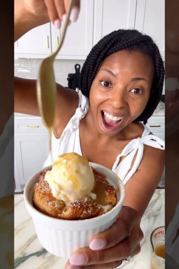 Peach Cobbler Bread Pudding at Grandbaby-Cakes.com! #breadpudding #peachcobbler #breadpuddingrecipe