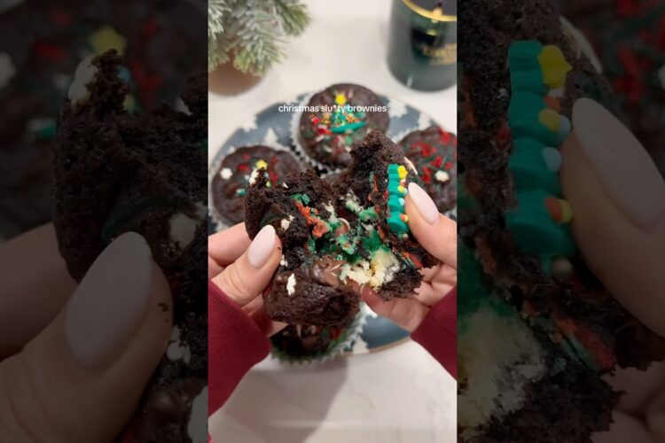 Christmas slu*ty brownies 🎄🍫 #christmasbrownies #brownies #christmas #shorts #baking #baking #yum