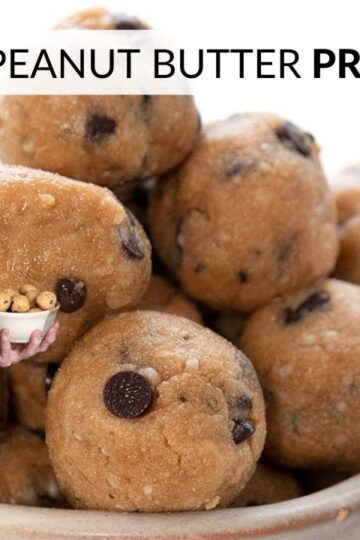 Best easy protein snack! Peanut Butter Protein Balls are healthy and delicious.