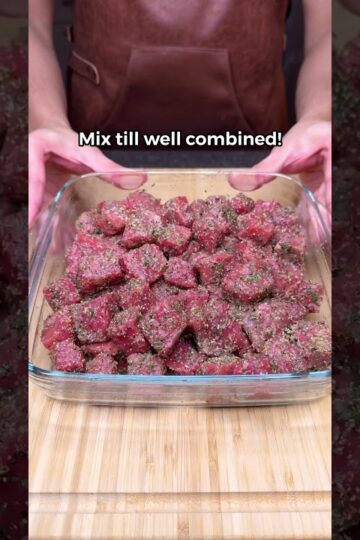 Want Delicious High Protein Meals? Try This Buttery Garlic Steak & Eggs! 🥩🍳🍟 #recipe #mealprep