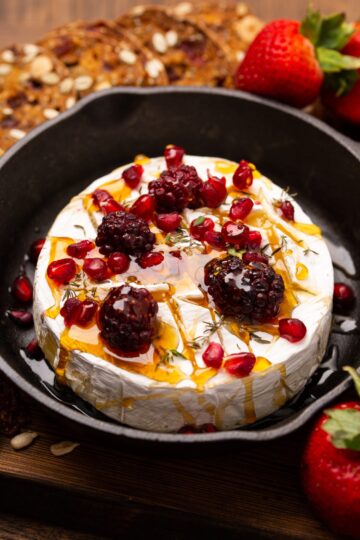 Baked Brie Skillet (Recipe & Tips)