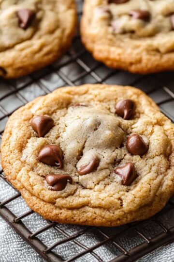 Crumbl Chocolate Chip Cookies