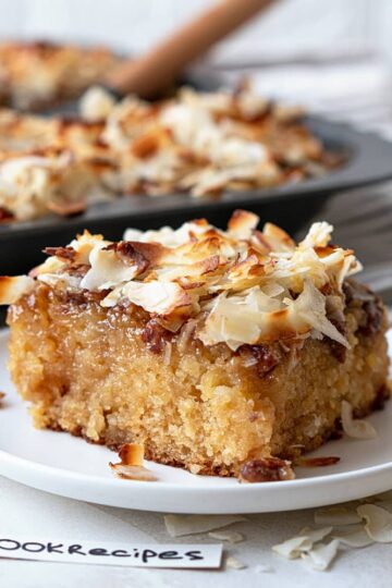 GRANNY CAKE WITH COCONUT