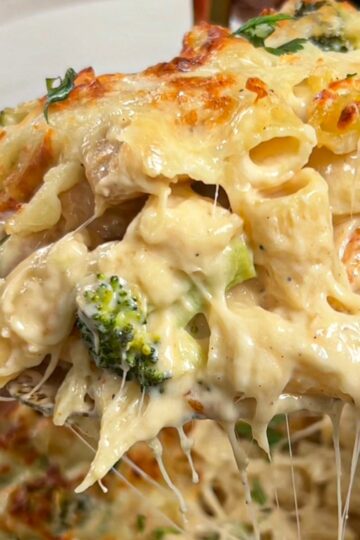 Chicken & Alfredo Broccoli Bake