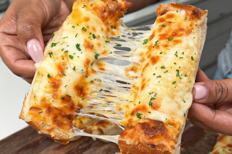 Roasted Garlic Cheesy Bread - Toni's Recipes