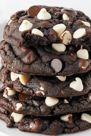 Crumbl Triple Chocolate Chip Cookies