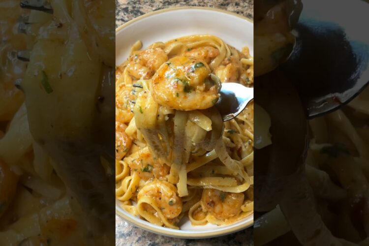Garlic Butter Shrimp Fettuccine! #garlicbutter #shrimp #fettuccine #pasta #easyrecipe #dinnerideas