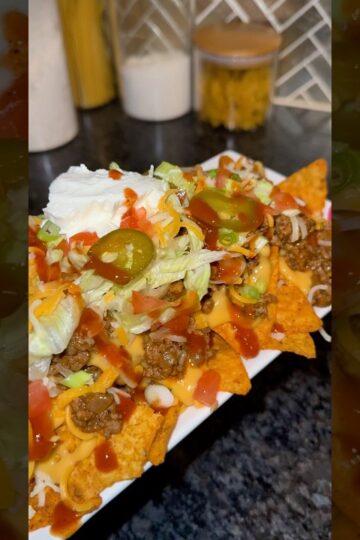Loaded Nachos or Taco Salad? | Easy dinner idea #eatsbytweet #cooking