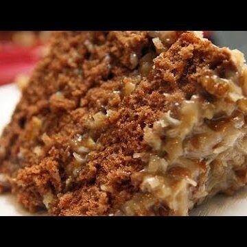 OLD SCHOOL GERMAN CHOCOLATE CAKE