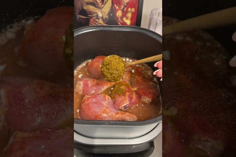 Slow Cooker Crockpot Chicken using our Kickin chicken seasoning bomb  #recipe #foodie #slowcooker