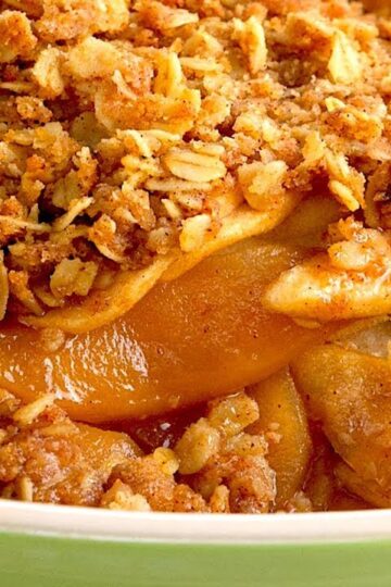 Professional Baker Teaches You How To Make APPLE CRISP!
