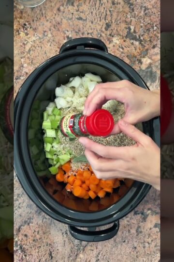 Easy Crockpot Chicken and Rice #crockpotrecipes #cooking #chicken #rice #delicious