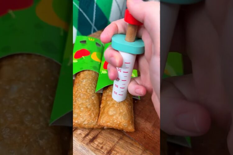 How to eat APPLE PIE properly like a dad to keep the doctor away?😎❤️🥧| CHEFKOUDY
