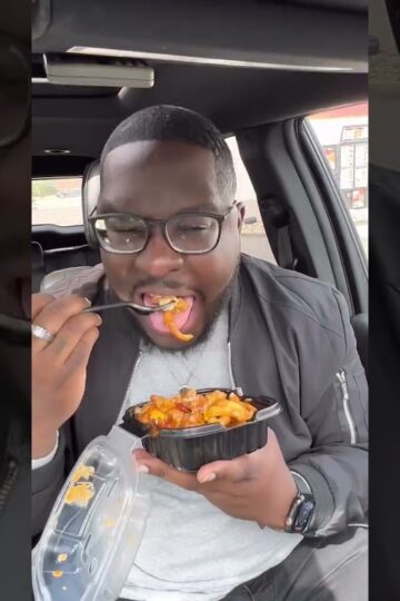 ⁉️ ARBY’s BEW LOADED FRIES ⁉️ #foodreview #comedy #voiceover #shorts