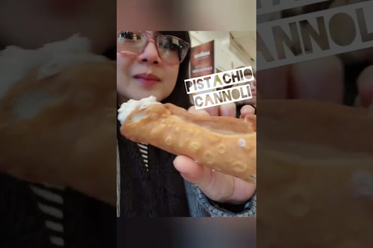 Eataly Flatiron NYC #cannoli #eataly #eatalynyc #lavazzacoffee