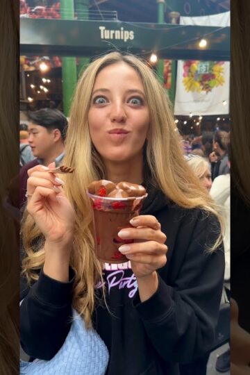 VIRAL CHOCOLATE COVERED STRAWBERRIES | from borough market, london 🍫🍓