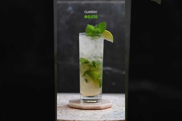 Classic Mojito 🍋‍🟩🍃#mojito #cocktails #bar #drinkrecipes