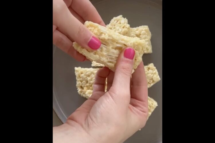Easy and delicious homemade Rice Krispie treats!