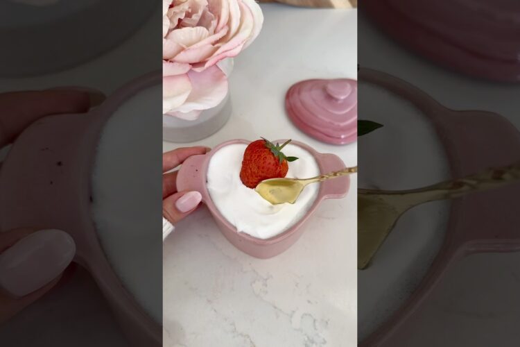 Single-Serve Strawberry Shortcake🍰 #strawberry #shortcake #yum #cake #mini #heart #asmr #shorts
