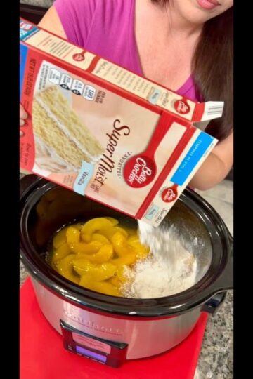 3 Ingredient Peach Cobbler 🍑 #dessert #easyrecipe #peaches