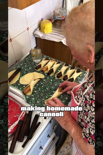 Homemade Cannoli! 😍  #cannoli  #dessert  #italianfood