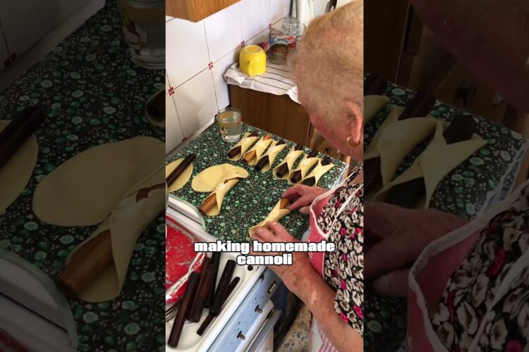 Homemade Cannoli! 😍  #cannoli  #dessert  #italianfood