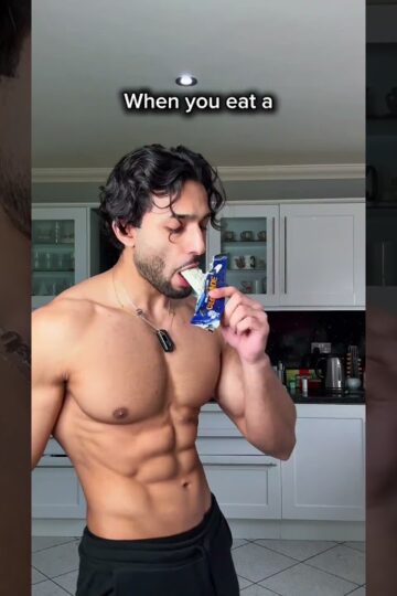 Chocolate vs protein bar #health #food