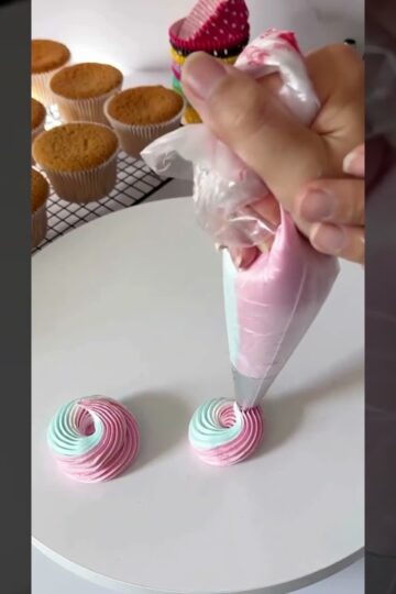 Decoração bico Wilton 4B