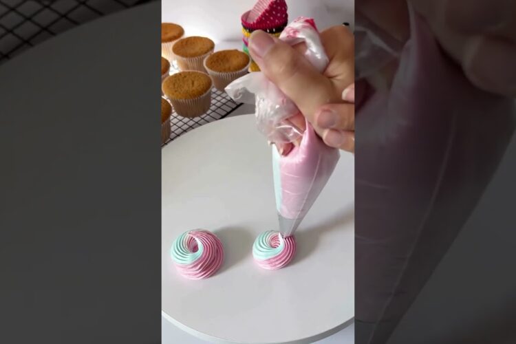 Decoração bico Wilton 4B