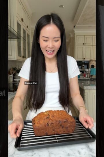 The BEST banana bread recipe!