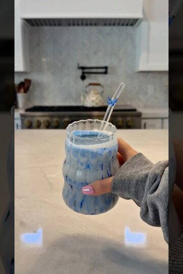 Coconut Cloud Smoothie🩵 #recipe #drink #smoothie #coconut #asmr #thatgirl #blue #viral #shorts #fyp