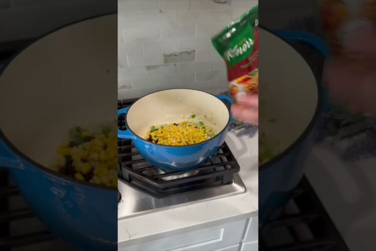 $5 FAMILY DINNER!!😍Easy affordable soup recipe! #cheapmeals #easydinnerrecipe #recipe #soup #onepot