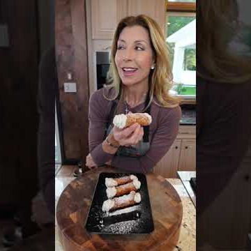 The BEST Homemade Cannoli