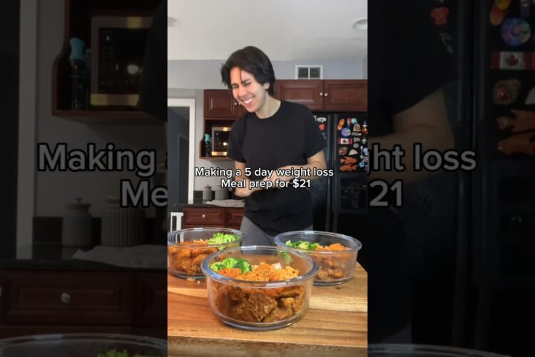 Making a 5 day weight loss meal prep for $21 #food #cooking #weightloss #mealprep