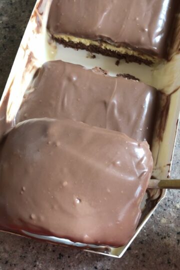 TIRAMISUSU CHOCOMORY DESSERT BOX HITS BANDUNG - BOLU TIRAMISU