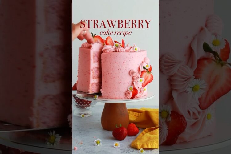 My favorite strawberry layer cake recipe 🍓 find it at sugarandsparrow.com #cake #strawberrycake