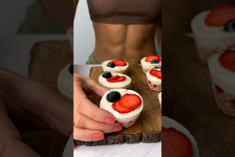 Frozen Oats Cups 🍓🤤 Quick, easy & so delish!