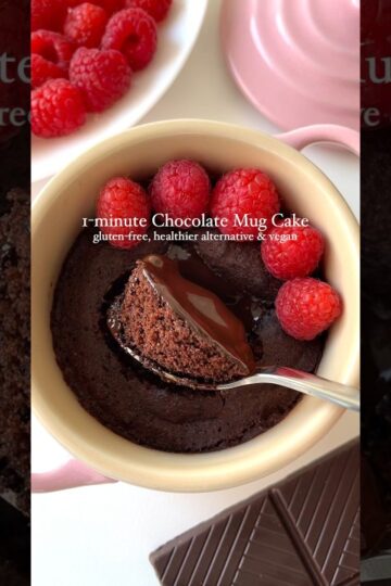DAY 6 of Making Healthy Desserts: 1-minute Chocolate Mug Cake🤩 #glutenfree #healthydessert #vegan