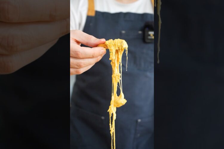 THE ONLY BUFFALO CHICKEN DIP RECIPE YOULL EVER NEED!